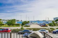 Bay View- Walk to Coronado Beach/Del- 1King Bed 1 Queen Pullout