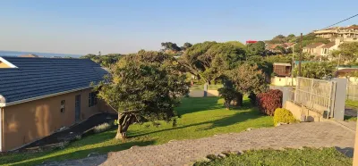 Cosy Flat is ideal for a couple - 150m from the beach. Romantic Port Shepstone Lighthouse 주변 호텔