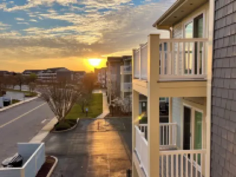 Escape to Elegance: Heron Harbor Condo, Your Bayside Retreat