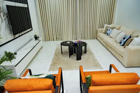 Vibrant Chic 3BRM urban retreat in heart of Victoria Island.