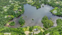 Villa du Lac Poulin waterfront