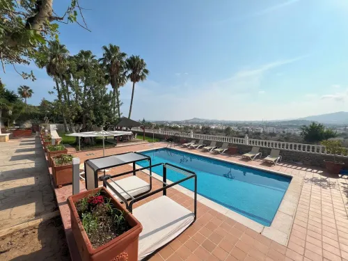 VILLA IN THE BEST LOCATION + SWIMMING POOL + CONCIERGE Hotel a Sant Josep de Sa Talaia