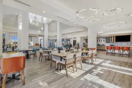 Hilton Garden Inn Colorado Springs Airport Отели в г. Колорадо-Спрингс