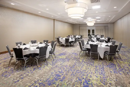 Hilton Garden Inn Omaha Aksarben Village