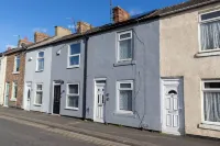 The Terrace by the market.2 bedroom terraced house close to the centre of town. Hotel a Guisborough