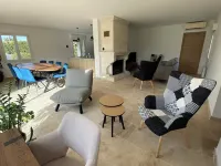 8-BED 4-BED HOUSE IN THE ALPILLES 10 MIN FROM ARLES 15 MIN FROM SAINT REMY