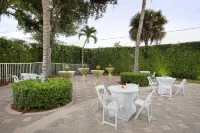 Hilton Naples Hotels in Naples