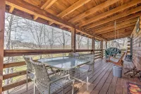 Serene Cabin in the Smokies w/ 2 Decks & Hot Tub! - 3-stjärniga
