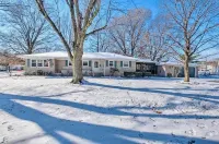 Cozy, stylish spot with great amenities—walk to food, shops & 15 min DEC airport