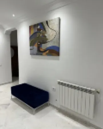 Apparemment Haut Standing 170m