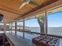 Cedar Creek Serentity Shores Lake house Hotels in Tool