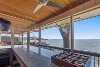 Cedar Creek Serentity Shores Lake house Hotels in Tool