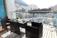 Luxury 1 bed 1 bath with rooftop heated pools