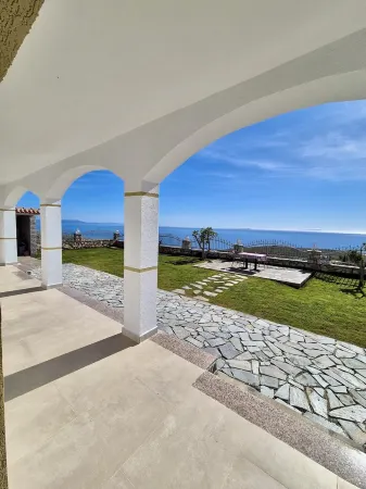 Experience Coastal Luxury – Spacious Villa with Sea Views