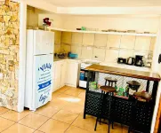 house with barbecue area and pool mountains of the west Hotels in Maipu