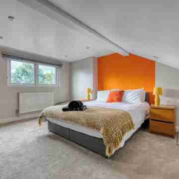 Contractor friendly 7 bed, sleeps 10 with 3 bathrooms NEC, JLR, HS2, NHS, offers Rooms
