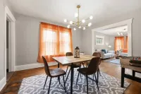Modern 2BR • Mins to Univ, Zoo, Destiny & Downtown