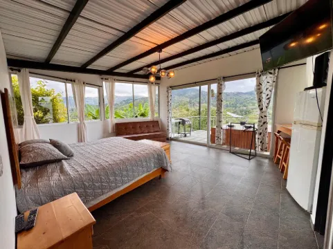 GLAMPING WITH POOL AND JACUZZI AT GUATAPE