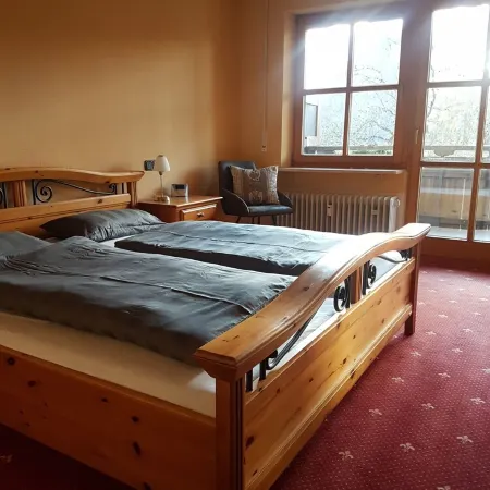 Cozy vacation apartment with large balcony. Mountain view included.