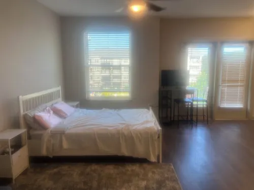 Serene-studio apartment with fitness room and terrace in delightful Tucker.