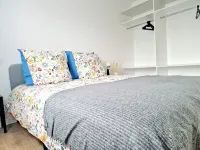 Single-storey 3-bedroom house with garden in the heart of La Gacilly Hotels near Circus In Track Stey