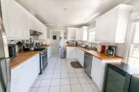 Walk to Tasting Rooms ~ Prime Location + Firepit