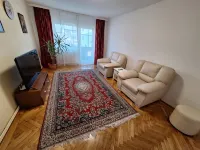 Charming 2-bedroom apartment in fabulous Sibiu with WiFi Отели в г. 