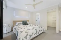 Bargara HavenWelcome to your personal oasis: Coastal calm blends with style.