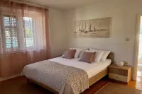 Adriatic Gem: Waterfront home Private Beach & Garden in Serene village near Ston