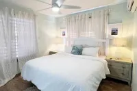 Adorable Beach House, Concha Azul in Sea Beach!