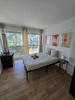 Spacious and bright apartment in Sarcelles Hotels near Parc des Prés sous la Ville