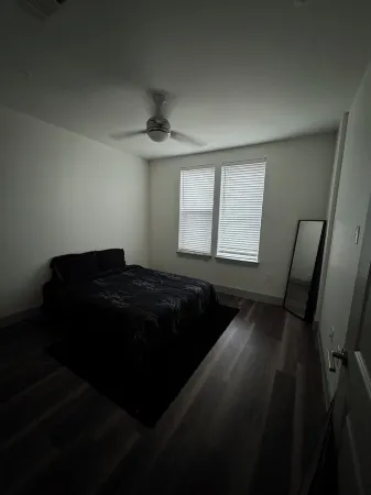 Charming 1-bedroom apartment in terrific Addison with fitness room, WiFi