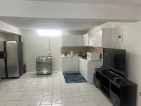 Charming 1-bedroom studio in the quiet hills of St Thomas with WiFi, AC Hotels in West End