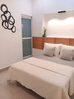 1 Bedroom & a Sofa-Bed Condo, AC and High-Speed Wi-Fi in Vibrant San Salvador!!! Hotels in 