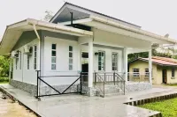 Grace Guesthouse , 2BR Cabin with River & Mountain Views