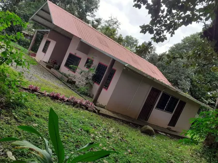 Cute 1-Bdrm Apt in Dolega Centro. Great Central Location w/ a Lovely Stream.