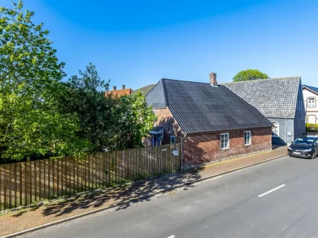 "Elma" - 24km from the Sea Отели в г. Hojer