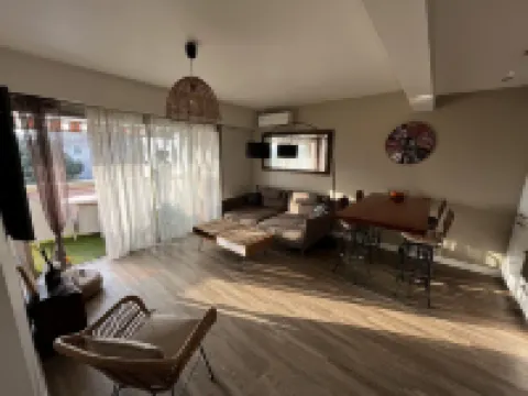 10 min from airport and 15 min from beaches air-conditioned apartment with terrace