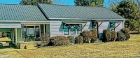 Charming 2-bedroom farmhouse in wonderful Gleason with AC, WiFi