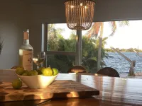 SEA EVERYWHERE!  Open Water & 2 Boat Basins! Old Wooden Bridge Guest Cottages & Marina 주변 호텔