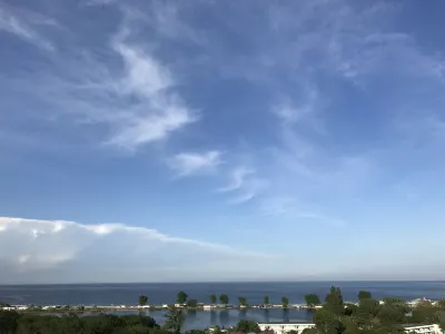 Your beachfront home! فنادق في 