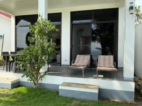 BambooBeachVilla1 New OCEANFRONT*POOL*sunsetview*kitchen STARLINK SAT upto6Guest Отели рядом с достопримечательностью «Кануба- Бич»