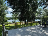 Charming 3-bedroom plus loft cottage on Lake Arrowhead and near Sand Valley!