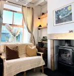 Charming Stone Cottage Getaway Fireplace A short stroll from centre of Dolgellau