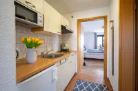 Fantastic apartment with water access House on the lakeshore starboard