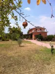 A quiet corner in the Roman countryside, among olive trees and vineyards. Hotel a Velletri