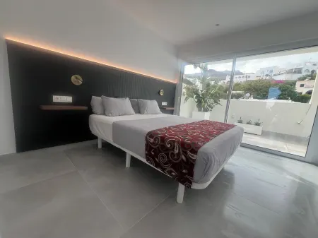 Villa Habana Luxury Beach Penthouse, with rooftop spa & gorgeous seaviews