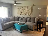 The biking Manatee! 因弗內斯酒店