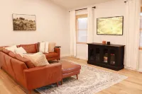 Cozy Home Near Bourbon Trail, & KY Derby, Large Covered Patio, Fenced Backyard