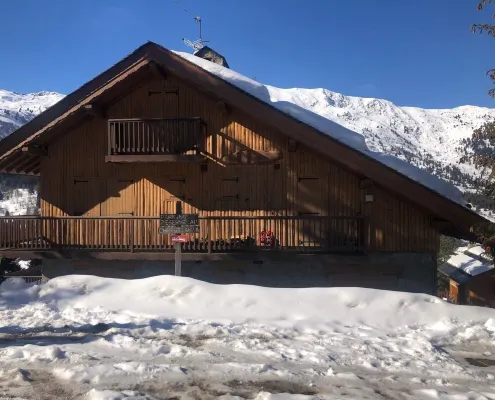 APARTEMENT TERRACE SOUTH FACING ON THE SLOPES Sunday to Sunday Hotels in Meribel
